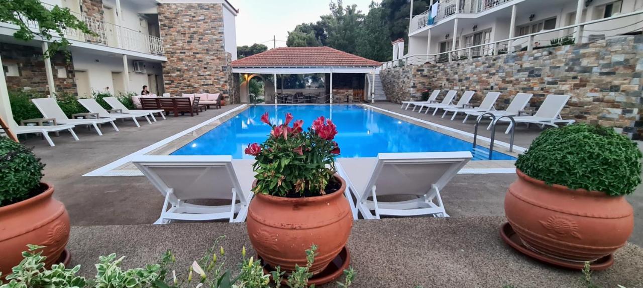 Hotel Nereides Patitiri  Bagian luar foto