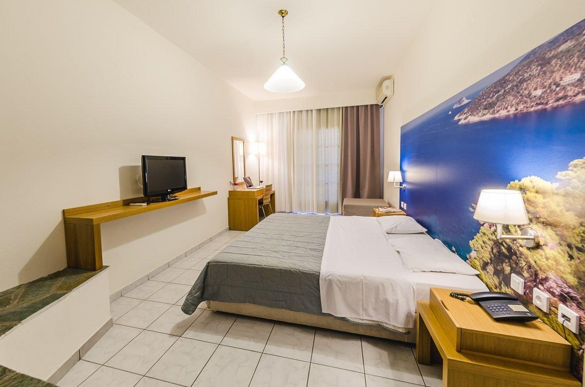 Hotel Nereides Patitiri  Bagian luar foto
