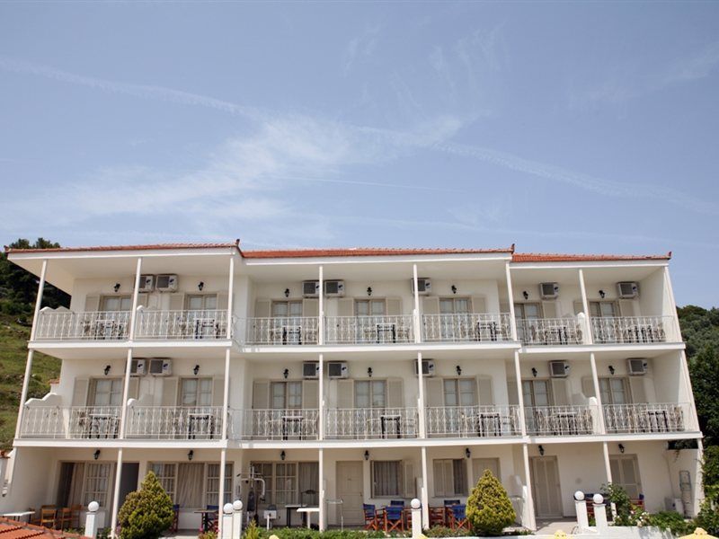 Hotel Nereides Patitiri  Bagian luar foto